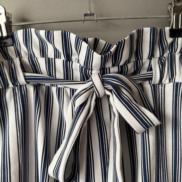 Express sz S‎ blue white paperbag striped shorts NWOT - Picture 2 of 9